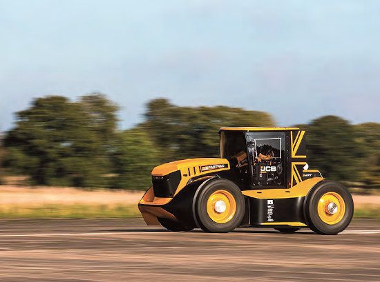 El tractor Fastrac de JCB bate record de velocidad con los neumáticos BKT