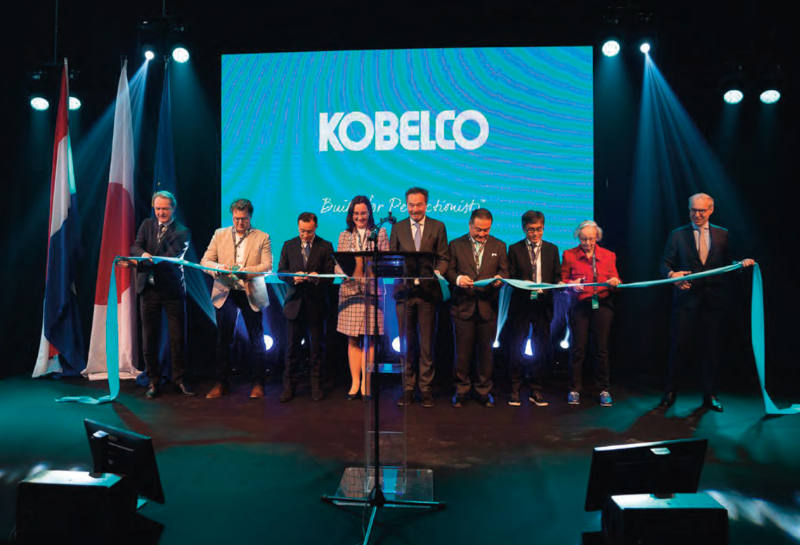 Puesta de largo oficial de la nueva sede central de Kobelco Construction Machinery Europe (KCME) en Lelystad (Países Bajos).