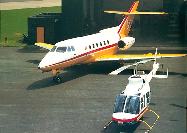 Avión y helicóptero JCB