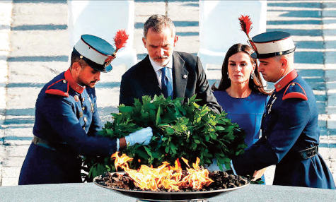 El Rey Felipe VI, junto a la Reina Letizia, presidió en el Palacio Real el III Homenaje de Estado a las víctimas de la pandemia