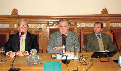 La mesa presidencial durante la presentación de la Cátedra Epiroc
