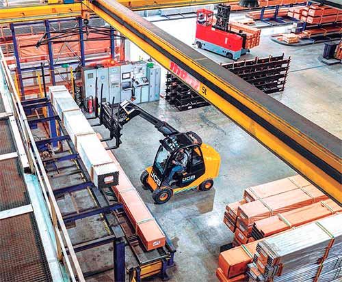 JCB lanza la versión eléctrica para el mercado logístico