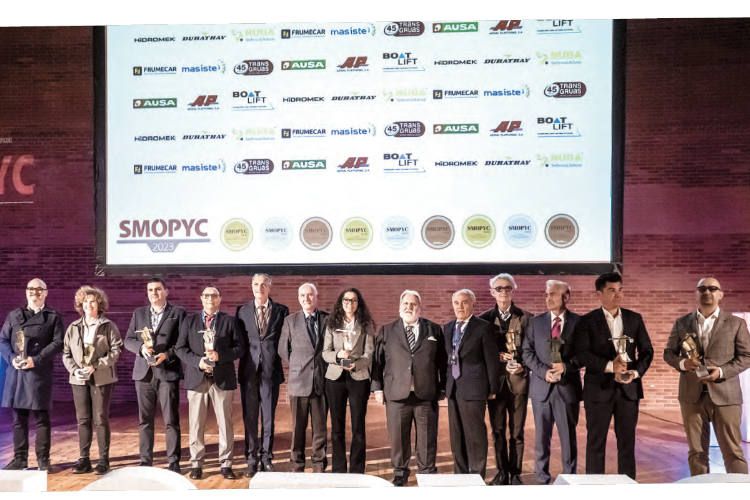 Premiados en el Concurso de Novedadeds Técnicas de la feria Smopyc’2023, junto a los directivos de Feria de Zaragoza y el Comité Organizador de Smopyc