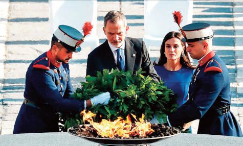 Homenaje del Estado a las víctimas de la pandemia. Participaron AECE y Eleva.