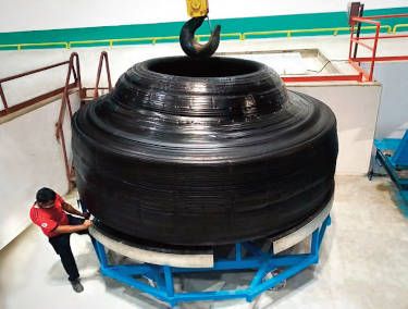 El neumático gigante de 57” de BKT