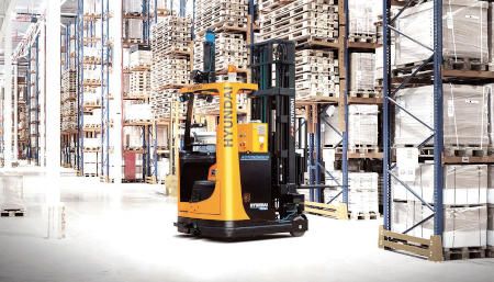 Hyundai Construction Equipment y KT